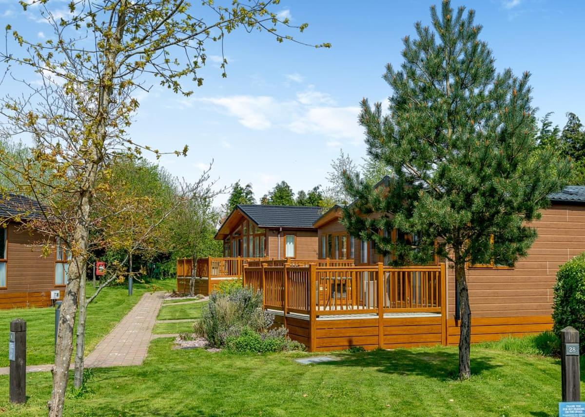 Canterbury Reach Lodge Retreat Petham Extérieur photo